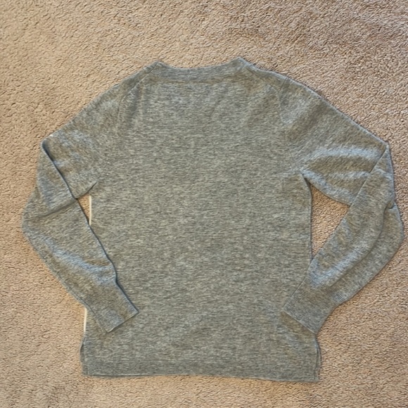 Gray with white star J.Crew cashmere sweater - Picture 4 of 4
